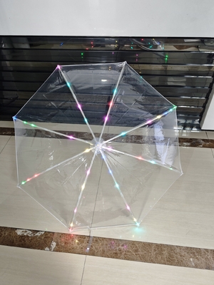 Creative Umbrella の LED 照明 POE 傘で色と機能のポップを追加する