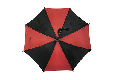 自動車の開いた棒の傘Jのホックの赤のプラスチック ハンドルの黒の広告