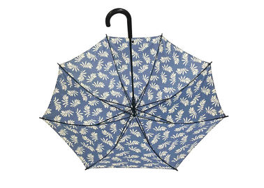 印刷された自動車の開いた近い傘、携帯用自動防風の傘