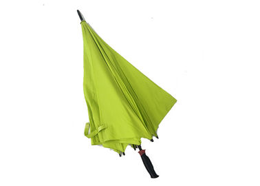 マニュアルの開いた近いメンズ防風の傘、防風旅行傘のグリップのプラスチック ハンドル